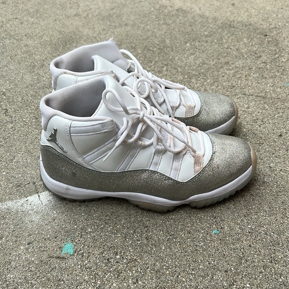 Nike Air Jordan 11 metallic Silver glitter - Picture 2 of 10